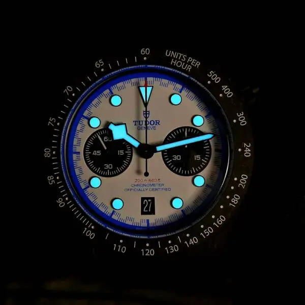 Carbon 25 Watch Lume
