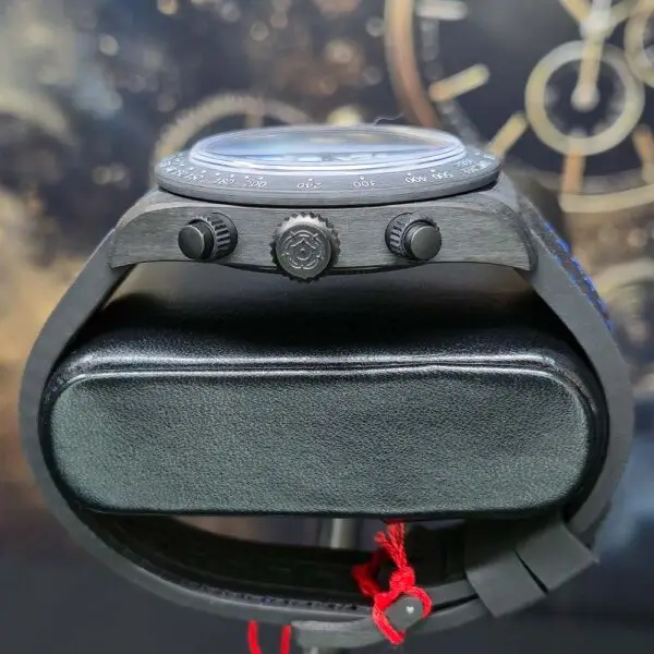 Carbon 25 Watch side view crown